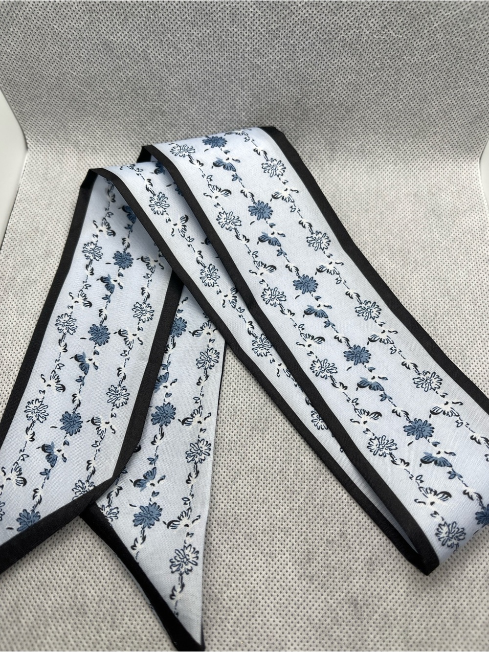 Men's Floral Neck Scarf - Blue and White